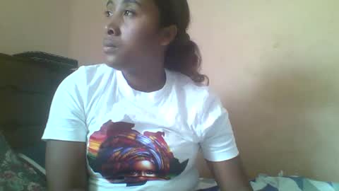 Clarah0123 online show from September 17, 2025, 9:22 am