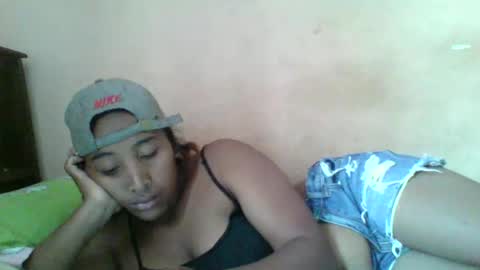 Clarah0123 online show from October 17, 2025, 8:06 am