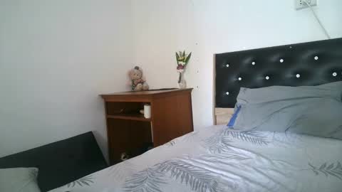 claralafontaine online show from April 17, 2026, 8:28 am