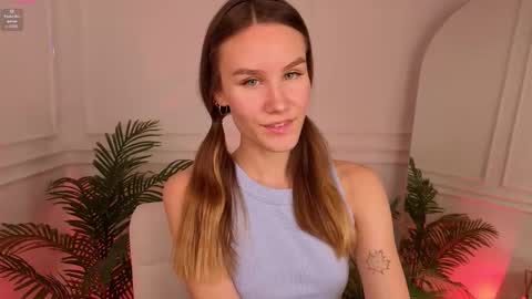 Snapshot of clare_ff chatting on October 12, 2025, 1:43 pm Claire online show from October 12, 2025, 1:43 pm