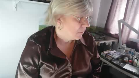 Snapshot of clarem chatting on October 29, 2025, 9:33 am clare nylons online show from October 29, 2025, 9:33 am