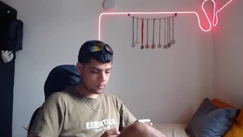 Clarentz bby online show from September 16, 2025, 6:20 pm