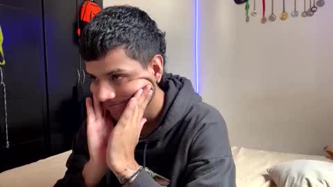 Clarentz bby online show from April 17, 2026, 8:23 pm