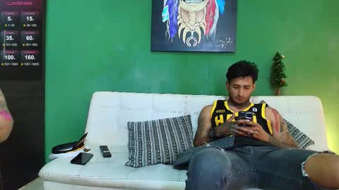 Juanpaindependent model online show from December 5, 2025, 5:20 pm