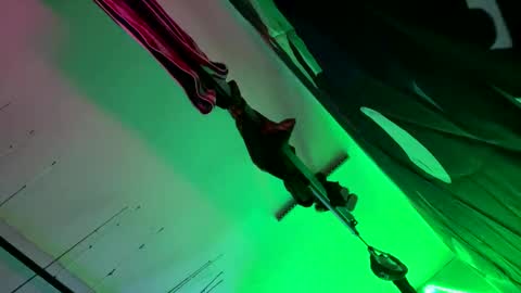 clarkshammer95 online show from October 27, 2025, 4:16 am