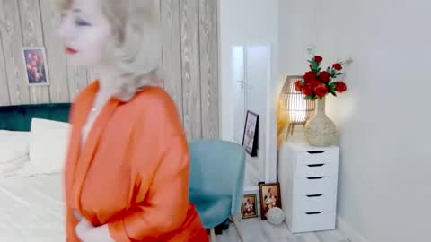 Classy Tinna online show from March 19, 2026, 7:45 am