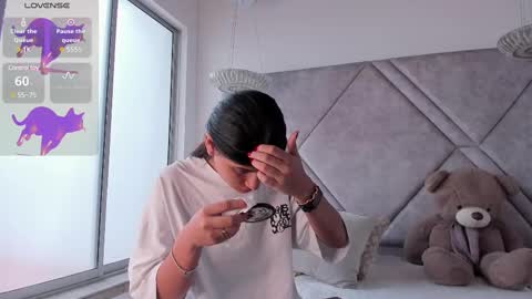 Cleopatra online show from March 9, 2025, 3:38 pm