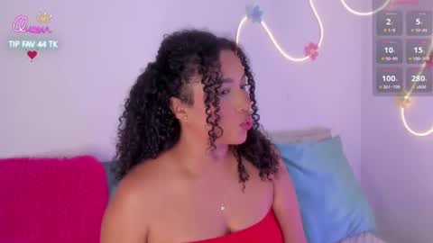 cloe_25 online show from June 10, 2026, 2:12 am