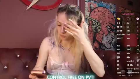 Snapshot of cloe_five chatting on January 15, 2026, 12:21 pm CLOE online show from January 15, 2026, 12:21 pm