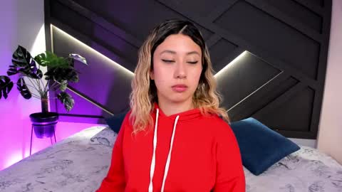 cloe_palmeer online show from February 13, 2025, 7:42 pm