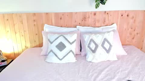 Chloe Smith online show from February 2, 2026, 11:53 am