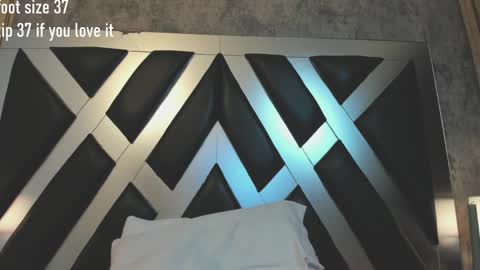 lady cloe person online show from April 4, 2026, 11:57 pm