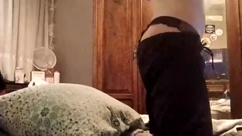 clouds_rider999 online show from February 23, 2025, 5:50 pm