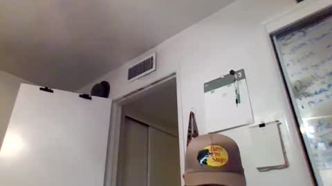 tallhungandcloudy online show from March 10, 2026, 4:28 am