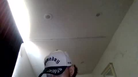 Snapshot of cloudyydayzz chatting on May 7, 2026, 10:48 pm tallhungandcloudy online show from May 7, 2026, 10:48 pm