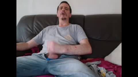 clouplefun online show from November 8, 2025, 8:14 am