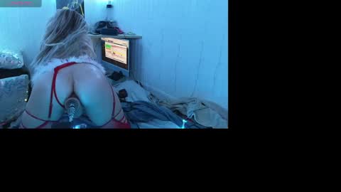 Clover51980 online show from December 4, 2024, 6:44 am