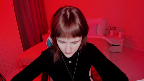 Snapshot of clover_red chatting on December 15, 2024, 2:48 pm Clover follow me online show from December 15, 2024, 2:48 pm