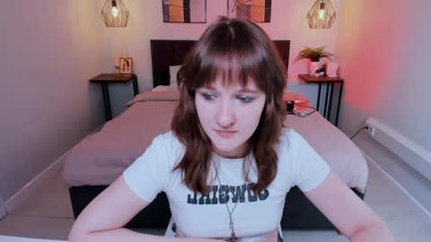 Snapshot of clover_red chatting on February 2, 2025, 5:48 pm Clover follow me online show from February 2, 2025, 5:48 pm