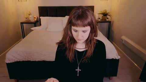 Snapshot of clover_red chatting on September 15, 2025, 2:28 pm Clover follow me online show from September 15, 2025, 2:28 pm