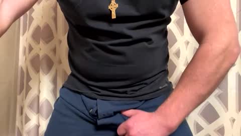 clovershit1 online show from November 30, 2025, 2:37 am