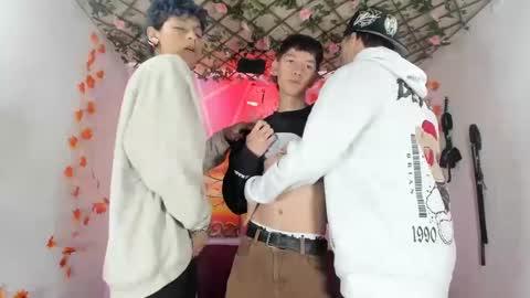 club_latinboys online show from September 15, 2025, 2:17 pm