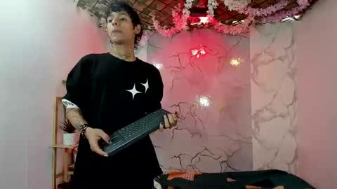 club_latinboys online show from April 7, 2026, 7:14 pm