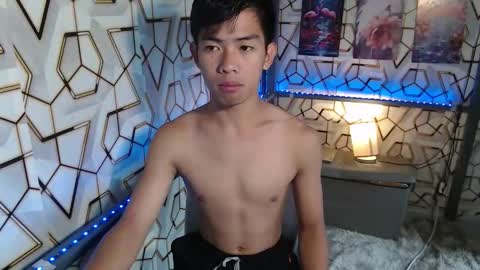 clyde_twinkx online show from September 14, 2025, 7:07 am