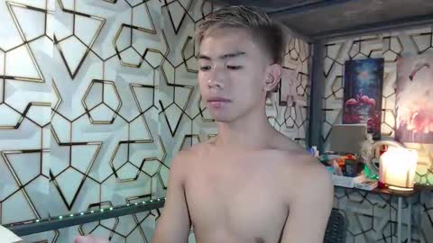 clyde_twinkx online show from November 2, 2025, 5:32 am