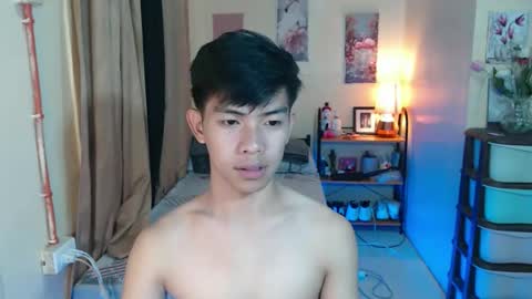 clyde_twinkx online show from April 13, 2026, 10:43 am