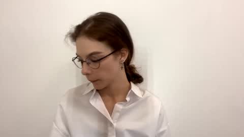 Anya online show from June 7, 2026, 6:33 pm