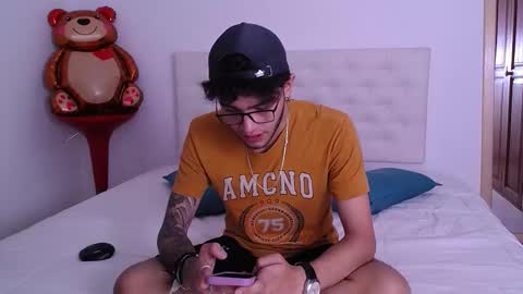 Snapshot of cock_fox chatting on October 8, 2025, 7:55 pm Camilo online show from October 8, 2025, 7:55 pm