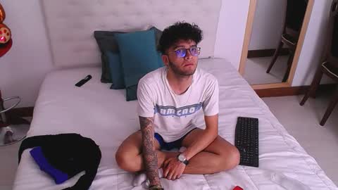 Snapshot of cock_fox chatting on October 10, 2025, 4:00 am Camilo online show from October 10, 2025, 4:00 am