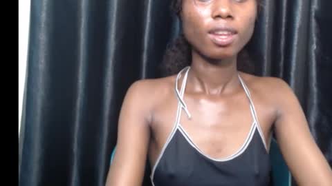 Snapshot of coco_petitqueen chatting on October 3, 2025, 10:23 am coco_petitqueen online show from October 3, 2025, 10:23 am