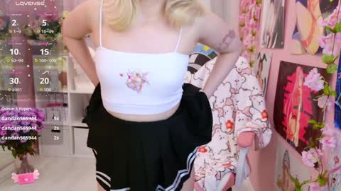 Mia online show from February 5, 2025, 8:57 pm