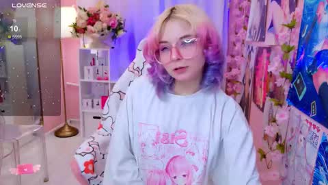 Mia online show from November 7, 2025, 10:21 pm