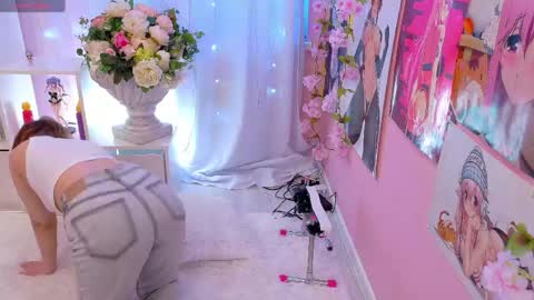 Mia online show from May 14, 2026, 6:26 pm