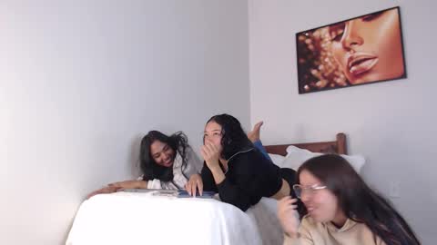 Snapshot of coconutt_oil chatting on February 25, 2026, 12:04 pm coconutt_oil online show from February 25, 2026, 12:04 pm