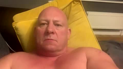 Snapshot of col4nows chatting on November 1, 2025, 12:12 am col4nows online show from November 1, 2025, 12:12 am