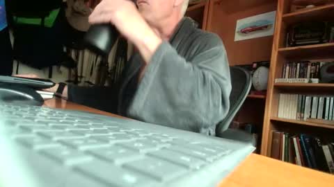 Snapshot of colchuck chatting on May 20, 2026, 3:18 pm colchuck online show from May 20, 2026, 3:18 pm