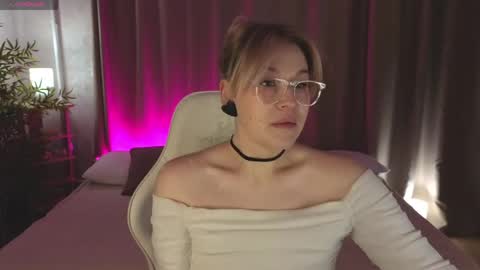 Collen Mon Tue Wed Thu Fri GMT 3 0300am - 0900am  online show from April 4, 2026, 4:59 pm