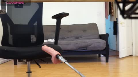 College001 online show from February 2, 2025, 5:48 pm