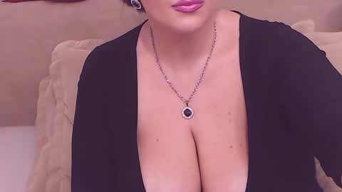 Snapshot of college_dream_bbw chatting on January 5, 2025, 7:17 am Maddison online show from January 5, 2025, 7:17 am
