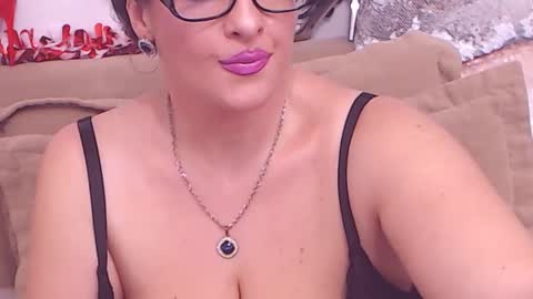 Snapshot of college_dream_bbw chatting on January 5, 2025, 8:21 pm Maddison online show from January 5, 2025, 8:21 pm