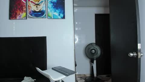 college_muscle_ass online show from December 9, 2024, 1:02 pm