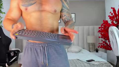 college_muscle_ass online show from September 22, 2025, 12:51 pm
