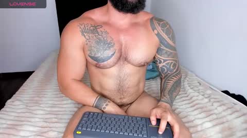 college_muscle_ass online show from January 16, 2026, 2:10 pm