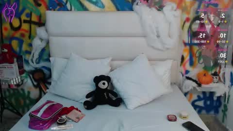 valentina online show from October 16, 2025, 1:01 pm