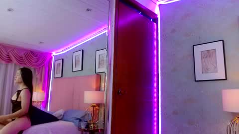 Gia Colins online show from June 3, 2026, 2:33 pm