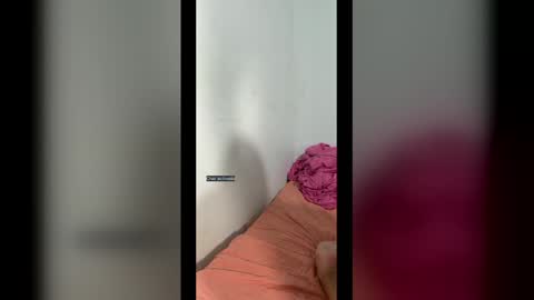 colochitapupy online show from April 24, 2026, 7:44 am